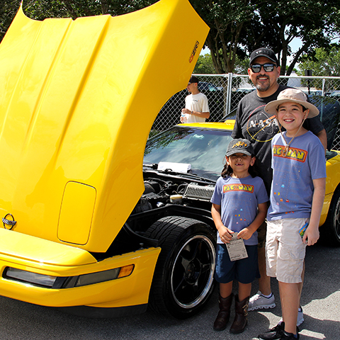 Hot-Rods-and-Hot-Dogs-2